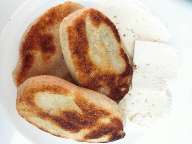მჭადი და ყველი